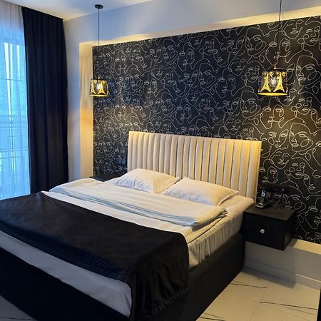 Lux Plaza Hotel P'arak'ar Luaran gambar