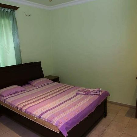 Lux Plaza Hotel P'arak'ar Luaran gambar