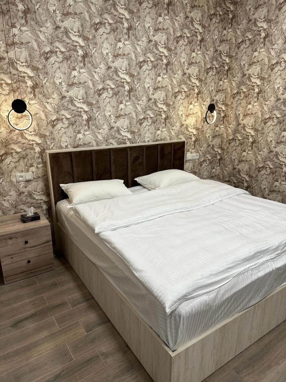 Lux Plaza Hotel P'arak'ar Luaran gambar