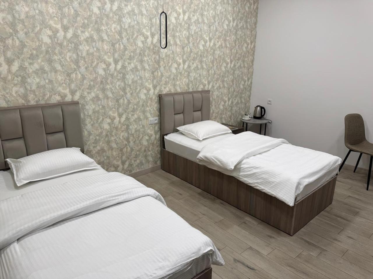 Lux Plaza Hotel P'arak'ar Luaran gambar