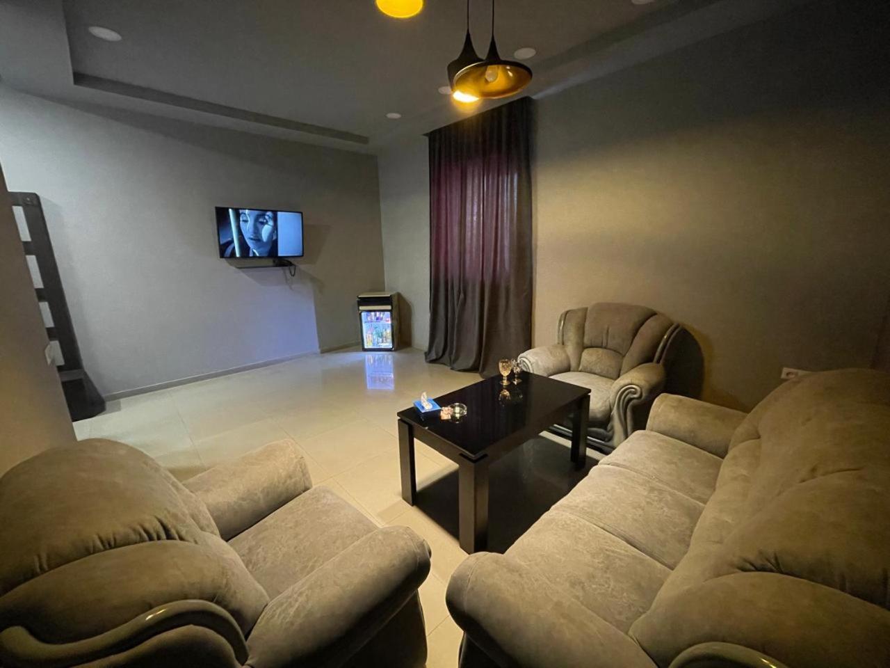 Lux Plaza Hotel P'arak'ar Luaran gambar